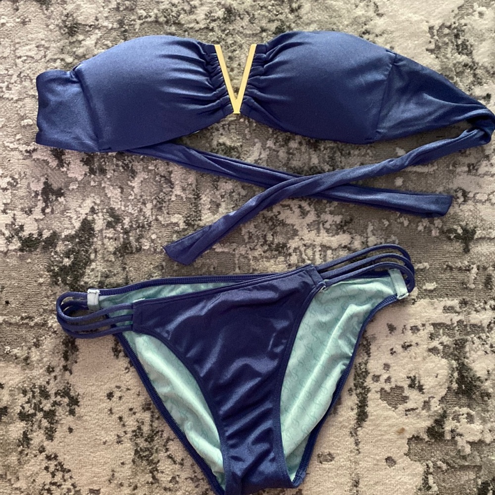 Victoria’s Secret bikini